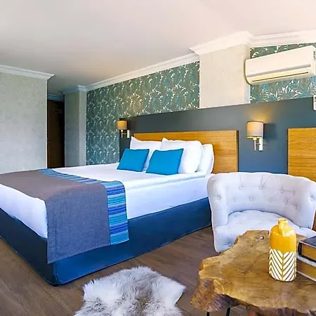 Qinn Hotel 4*