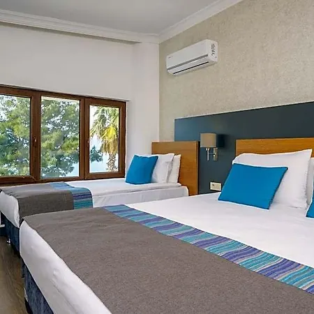 Qinn Hotel 4*