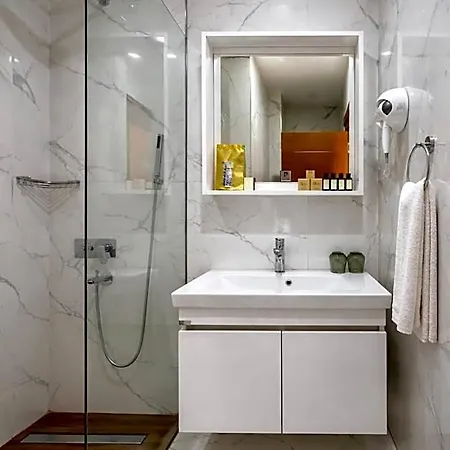 Hotel Qinn 4*