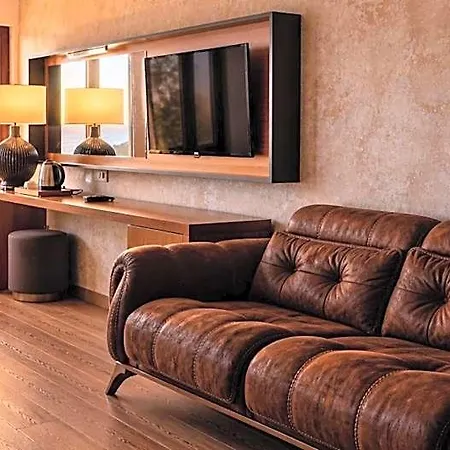 Qinn Hotel